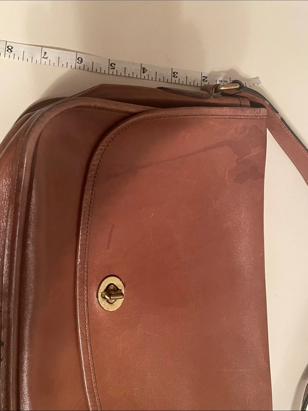 Vintage Coach Shoulder Bag City 9790 Tan Brown Leather Gold Turn Lock with Charm
